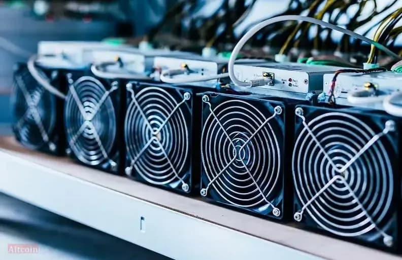 asic-majnera-antminer.jpg.webp