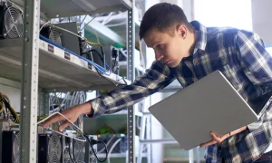 Стоит ли начинать майнить в 2025, как не потерять деньги